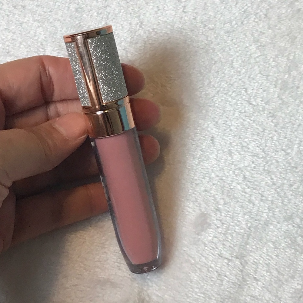 ✨✨5/$10✨✨ Miss Betty Kiss Me Matte Lip Gloss Long Lasting New Without Box. - Picture 4 of 6